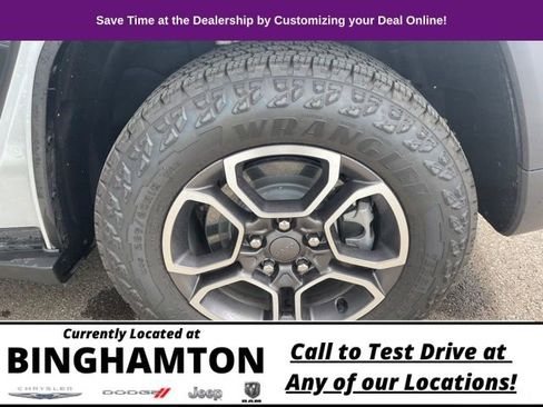 Used 2022 Jeep Grand Cherokee Trailhawk image 28