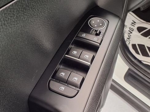 Used 2024 Kia Soul LX w/ Option Group 015 FWD image 4