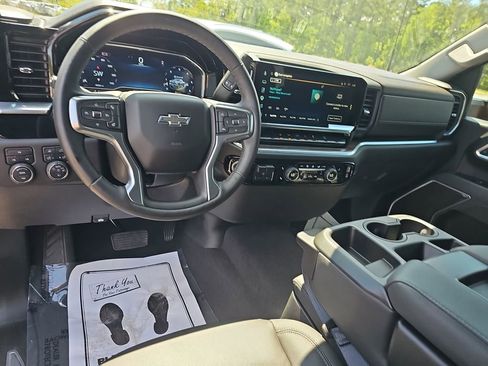 Used 2025 Chevrolet Silverado 2500 LT w/ Trail Boss Package AWD/4WD image 21
