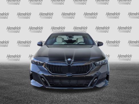 Used 2027 BMW 530i w/ M Sport Package RWD image 3