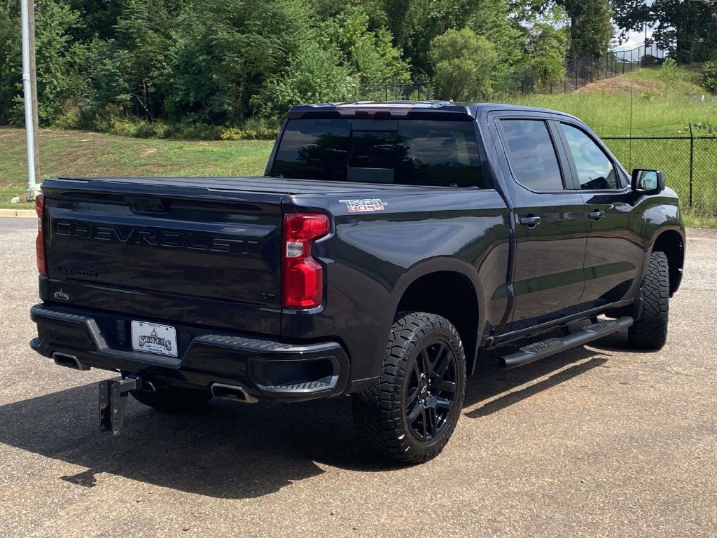 Used 2024 Chevrolet Silverado 1500 LT Trail Boss w/ Convenience Package II AWD/4WD image 9