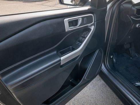 Used 2022 Ford Explorer XLT w/ Equipment Group 202A image 22