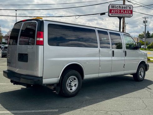 Used 2016 Chevrolet Express 3500 LS RWD image 4