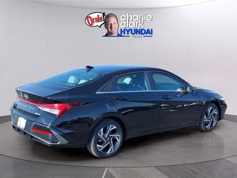 New 2026 Hyundai Elantra Limited image 5