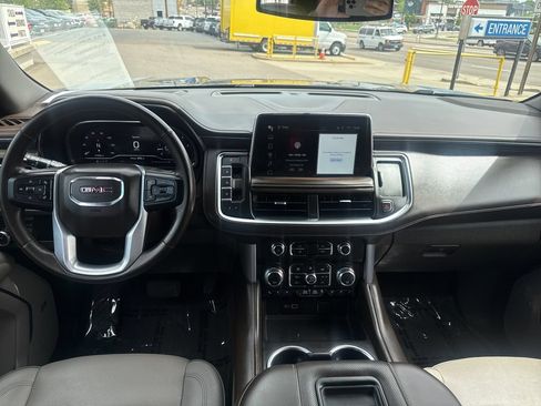 Used 2023 GMC Yukon SLT w/ SLT Premium Package AWD/4WD image 12