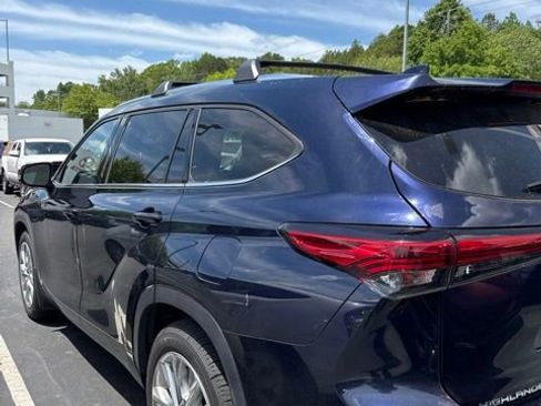 Used 2021 Toyota Highlander Limited AWD/4WD image 11