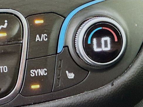 Used 2023 Chevrolet Equinox LT w/ Driver Convenience Package FWD image 21