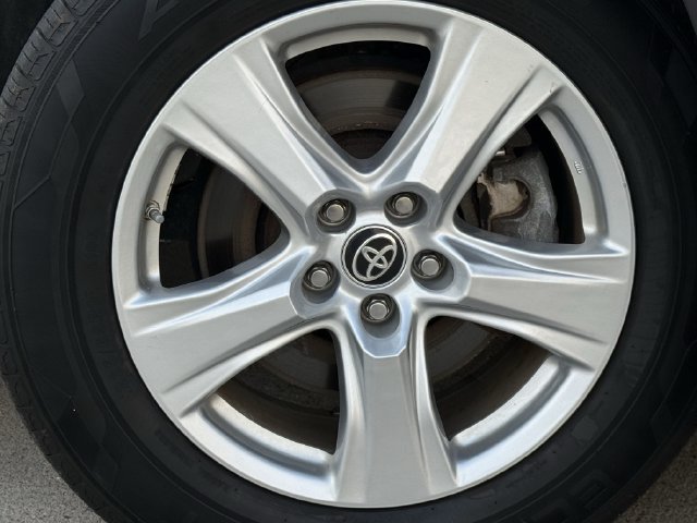 Used 2023 Toyota Highlander LE FWD image 10