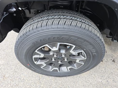 New 2025 Jeep Gladiator Sport w/ Premium Package image 11