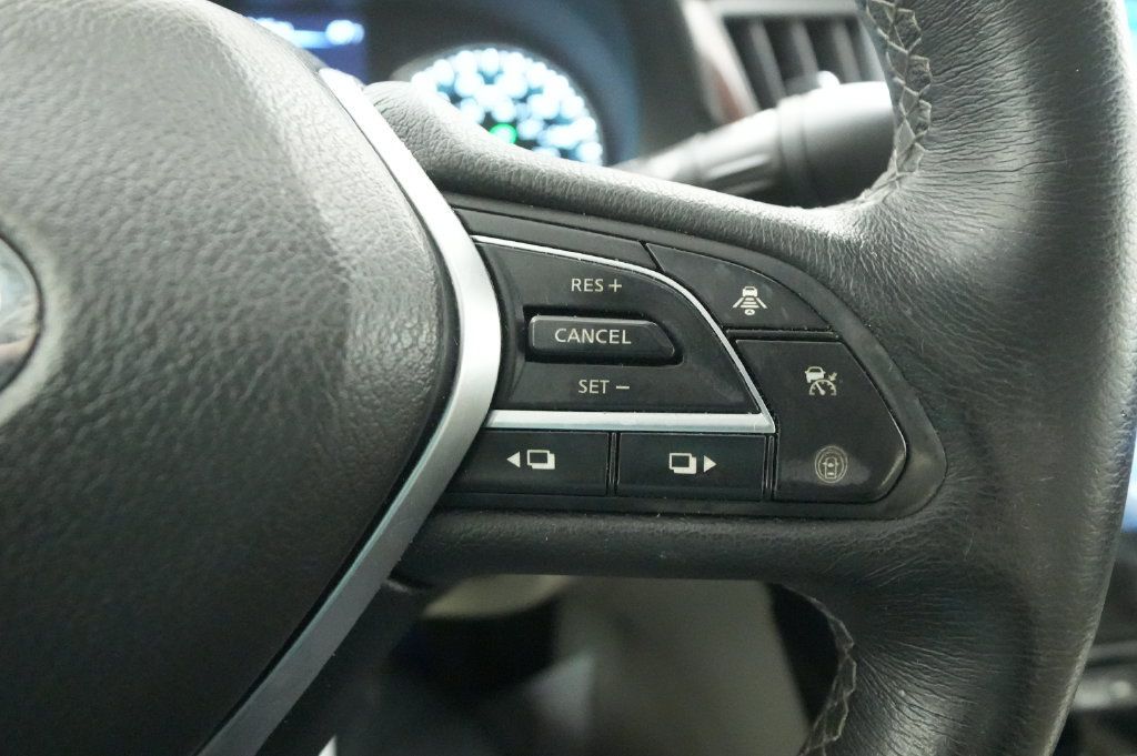 Used 2018 INFINITI Q50 Luxe w/ All Weather Package (L93) AWD/4WD image 38