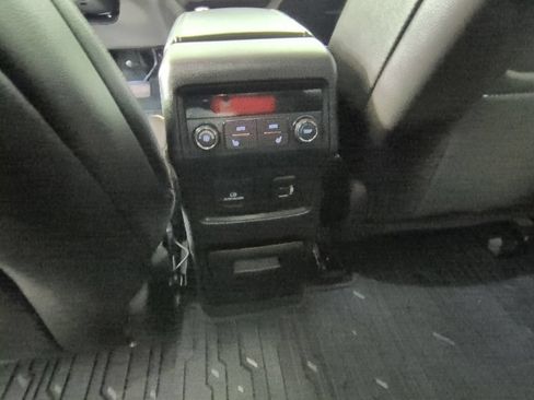 Used 2019 GMC Acadia Denali w/ Technology Package AWD/4WD image 30