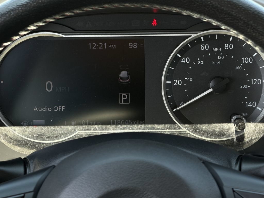 Used 2019 Nissan Kicks SR w/ SR Premium Package FWD image 16
