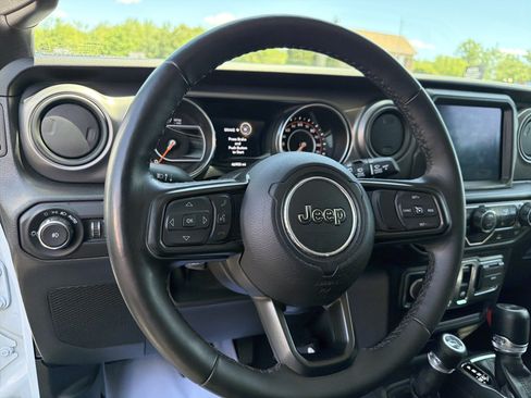 Used 2022 Jeep Wrangler Sport AWD/4WD image 14