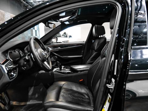 Used 2017 BMW 540i RWD image 4