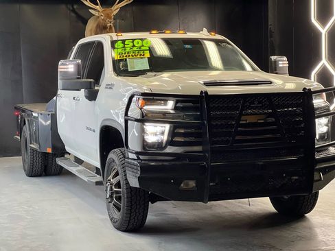 Used 2020 Chevrolet Silverado 3500 High Country w/ Technology Package image 1