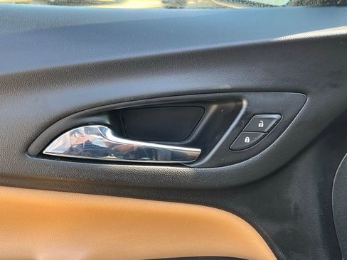 Used 2020 Chevrolet Equinox Premier image 24