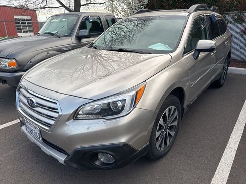 Used 2017 Subaru Outback 2.5i Limited image 1
