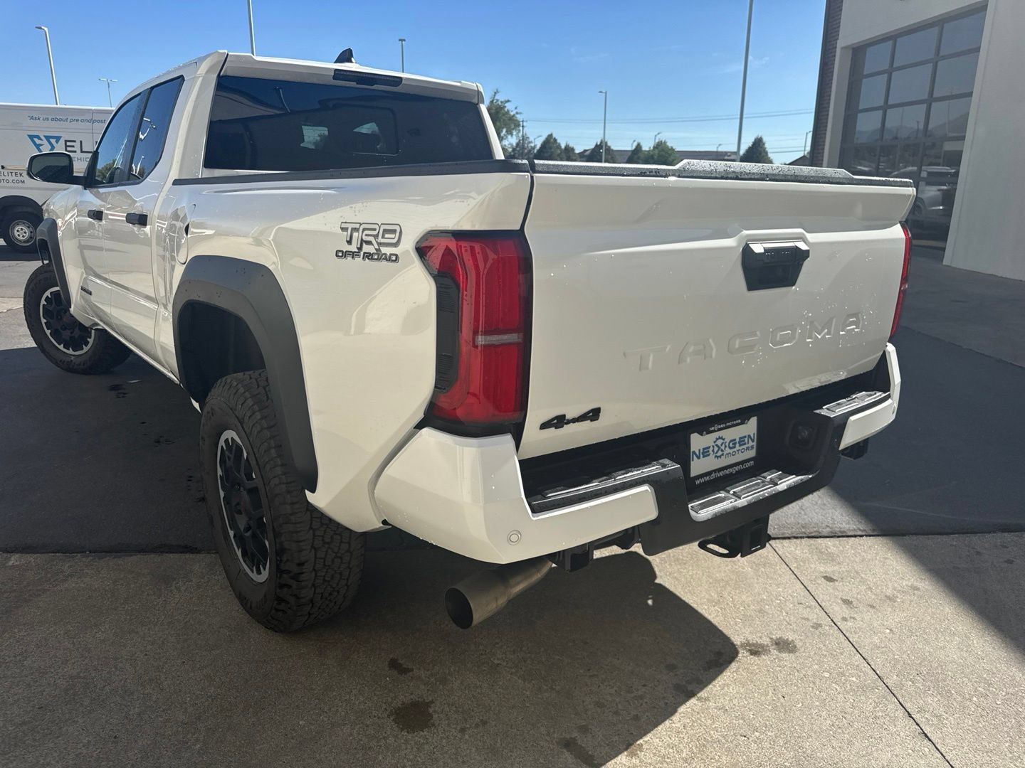 Used 2025 Toyota Tacoma TRD Off-Road w/ TRD Off Road Upgrade Package AWD/4WD image 6