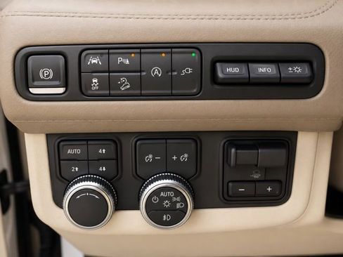 Used 2021 GMC Yukon Denali w/ Denali Premium Package AWD/4WD image 15