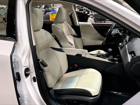 Used 2025 Lexus ES 350 Ultra Luxury image 8