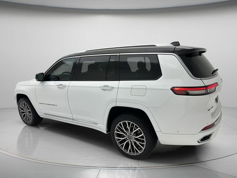 Used 2023 Jeep Grand Cherokee L Summit AWD/4WD image 6