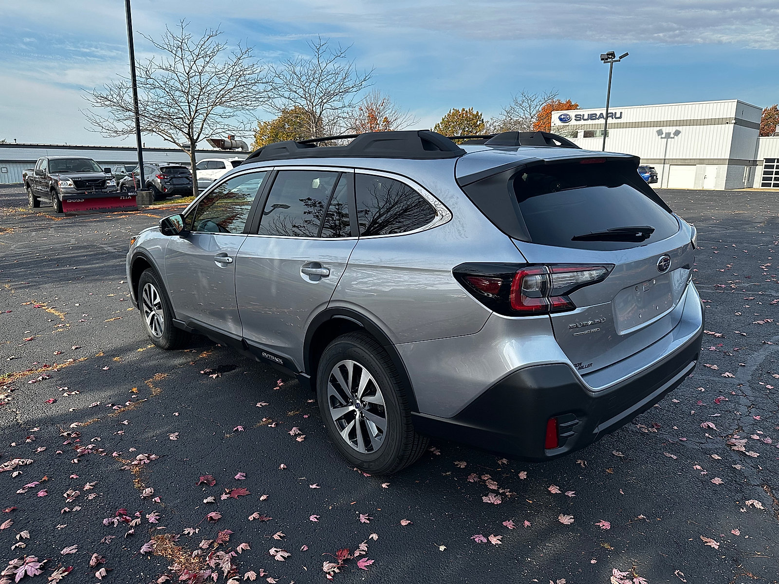 Used 2020 Subaru Outback Premium AWD/4WD image 5