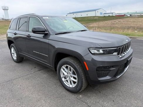 New 2026 Jeep Grand Cherokee Laredo X image 3