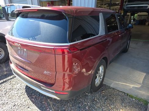 Certified 2024 Kia Carnival LX FWD image 6