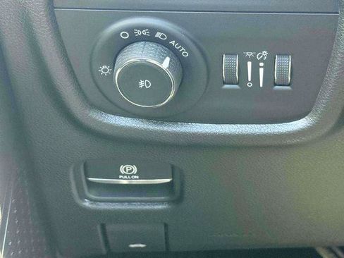 Certified 2023 Jeep Grand Cherokee Limited AWD/4WD image 22