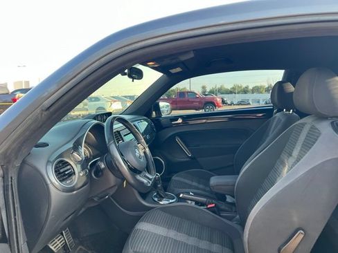 Used 2014 Volkswagen Beetle R-Line FWD image 27
