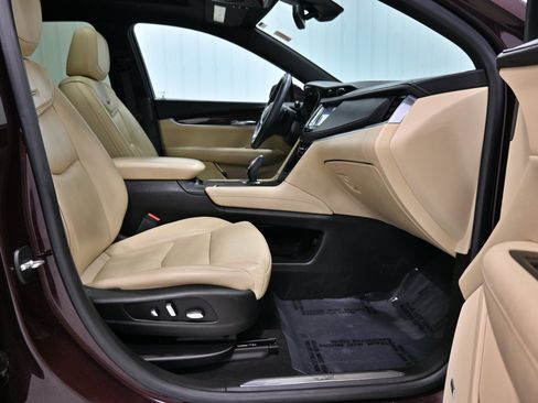 Used 2017 Cadillac XT5 Premium Luxury w/ LPO, Wheel Lock Package AWD/4WD image 24