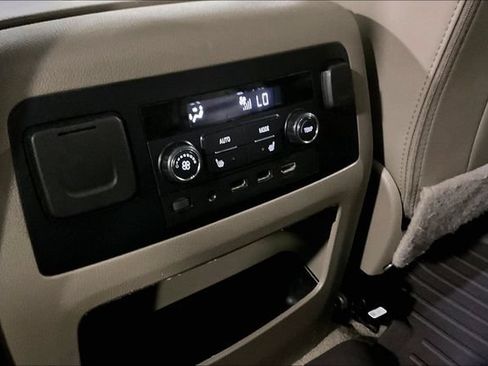 Used 2020 GMC Yukon SLT w/ Open Road Package AWD/4WD image 27