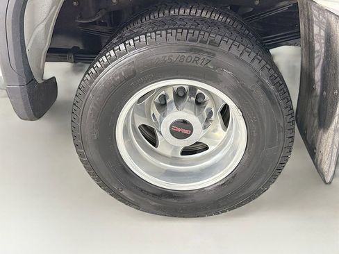 Used 2022 GMC Sierra 3500 Denali w/ Technology Package AWD/4WD image 32