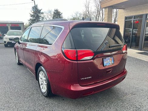 Used 2021 Chrysler Voyager Lxi FWD image 2