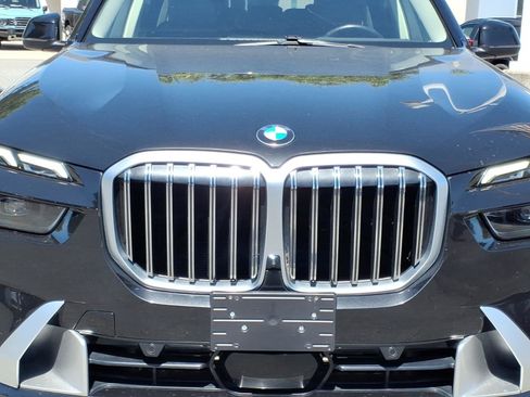 Used 2023 BMW X7 xDrive40i AWD/4WD image 13