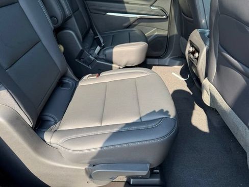 New 2026 Chevrolet Traverse LT w/ Sun and Wheel Package FWD image 12