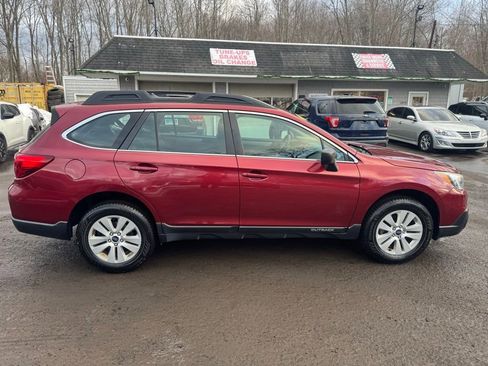 Used 2017 Subaru Outback 2.5i image 9