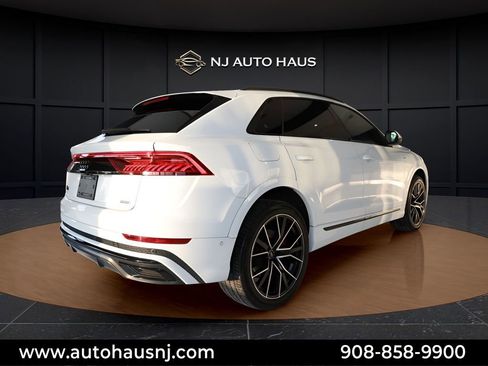 Used 2021 Audi Q8 Prestige image 8