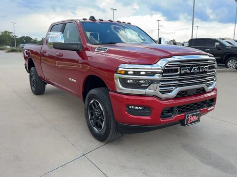 Used 2026 RAM 2500 Laramie AWD/4WD image 3