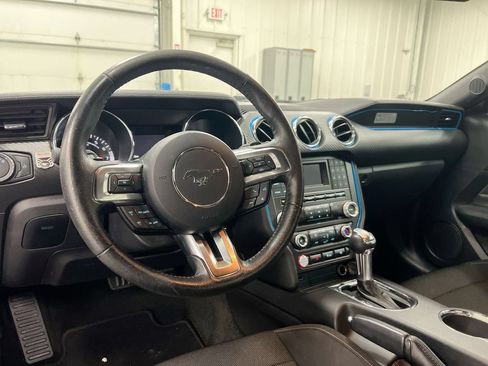 Used 2017 Ford Mustang Coupe RWD image 10
