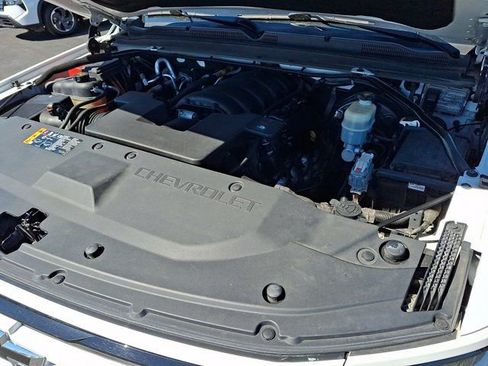 Used 2020 Chevrolet Suburban Premier AWD/4WD image 36