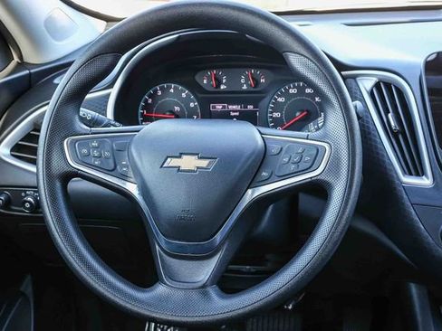 Used 2024 Chevrolet Malibu LT FWD image 17