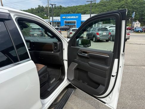 Used 2024 Chevrolet Silverado 1500 High Country AWD/4WD image 28