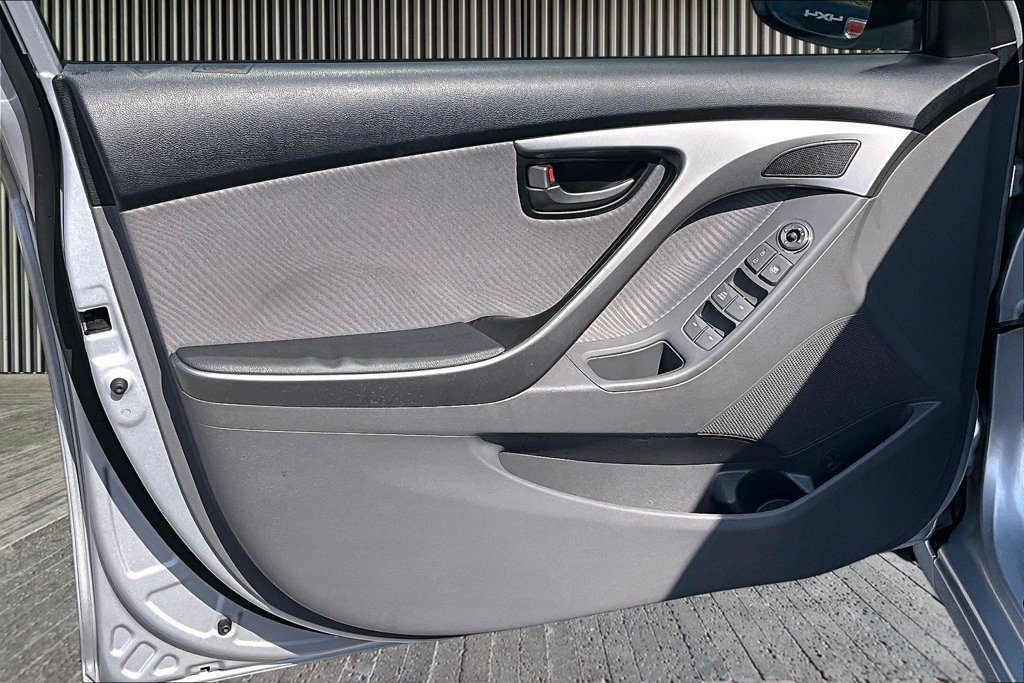Used 2013 Hyundai Elantra GLS w/ Preferred Pkg FWD image 23