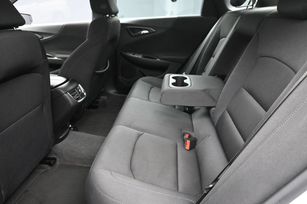Used 2024 Chevrolet Malibu LT FWD image 12