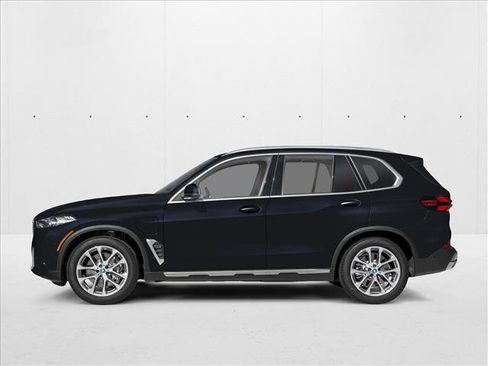 New 2025 BMW X5 xDrive50e w/ M Sport Package image 3