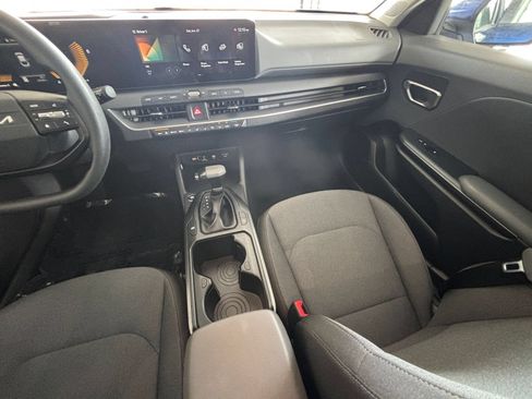 Used 2025 Kia K4 FWD image 35