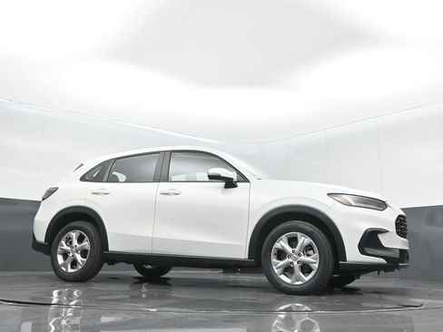 Certified 2024 Honda HR-V LX image 29