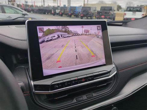 Used 2025 Jeep Compass Trailhawk w/ Trailhawk Elite Group image 20