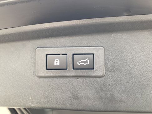 Used 2025 Subaru Outback Premium image 34